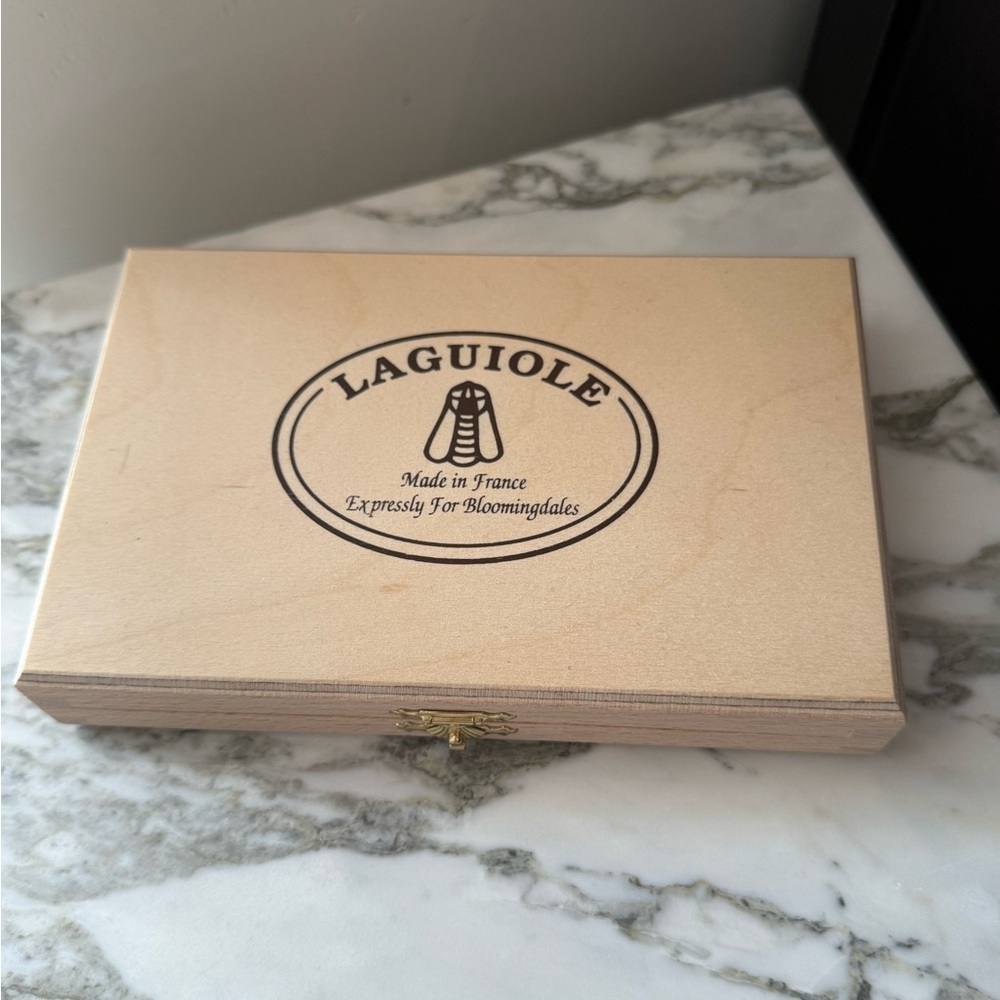 Laguiole FRENCH knife Spreaders Set of 4 – Bloomingdale’s Bone tone Handles - Picture 2 of 4